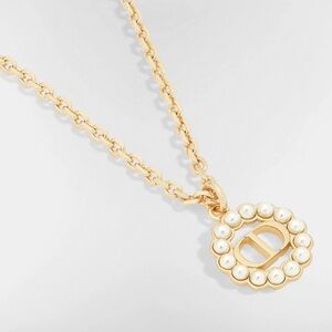 DIOR Petite CD Circle Necklace